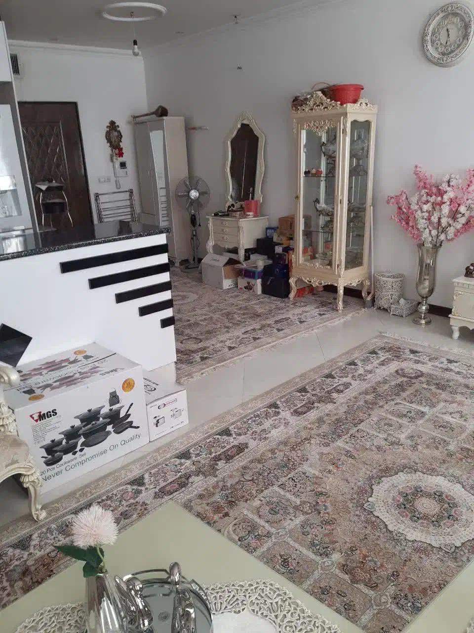 واحد مسکونی روی همکف حدود 90متر دارای تراس دلباز|اجارهٔ آپارتمان|قم, شهرک امام حسن|دیوار