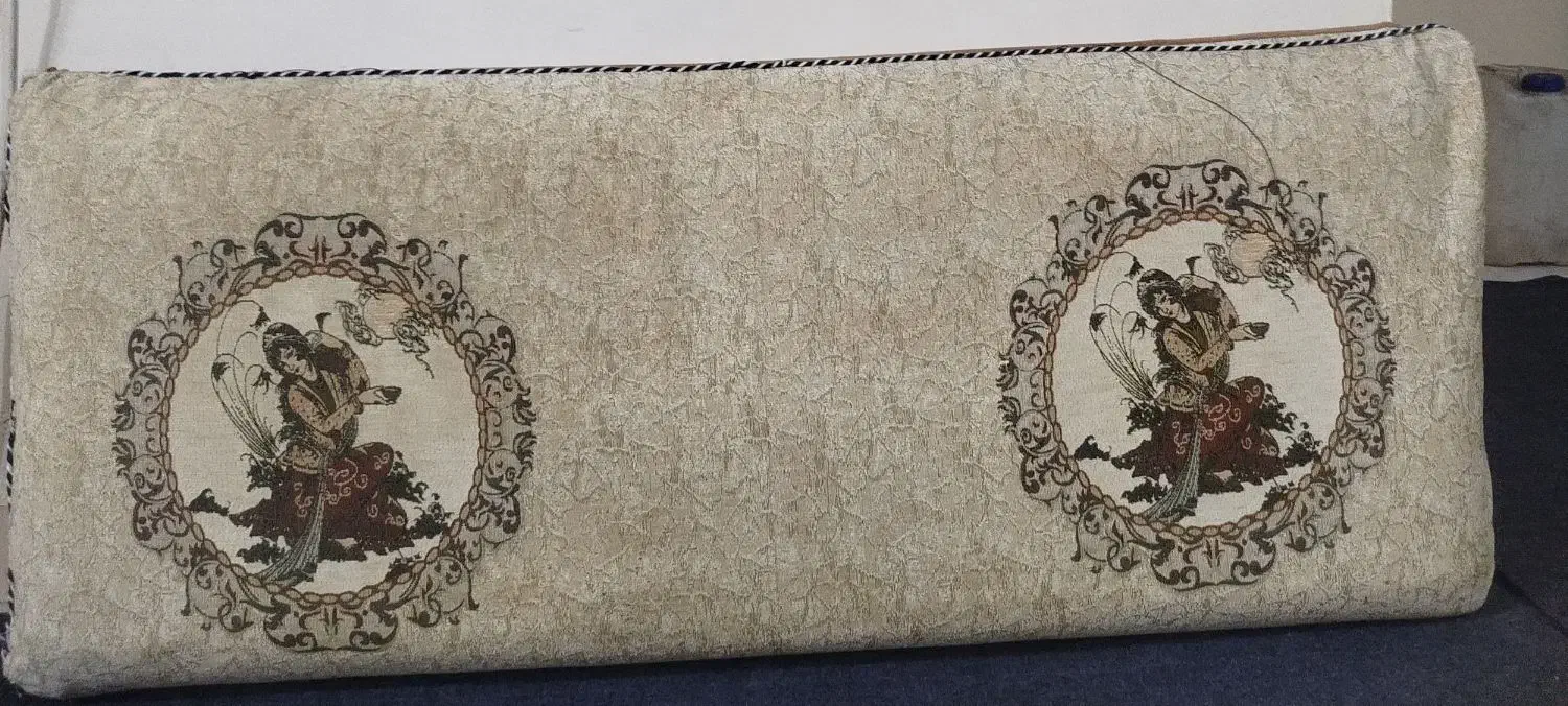 پشتی چهار عدد همه یک رنگ فروشی|پشتی|اهواز, کوی باهنر|دیوار