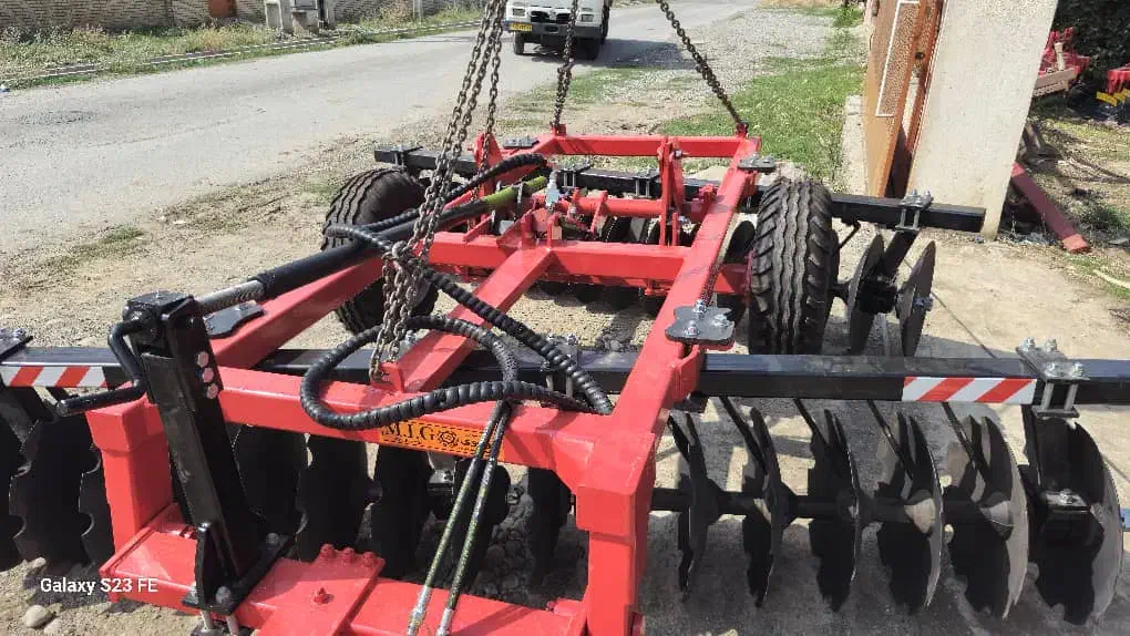 تراکتور|خدمات باغبانی و درختکاری|خرمآباد, |دیوار