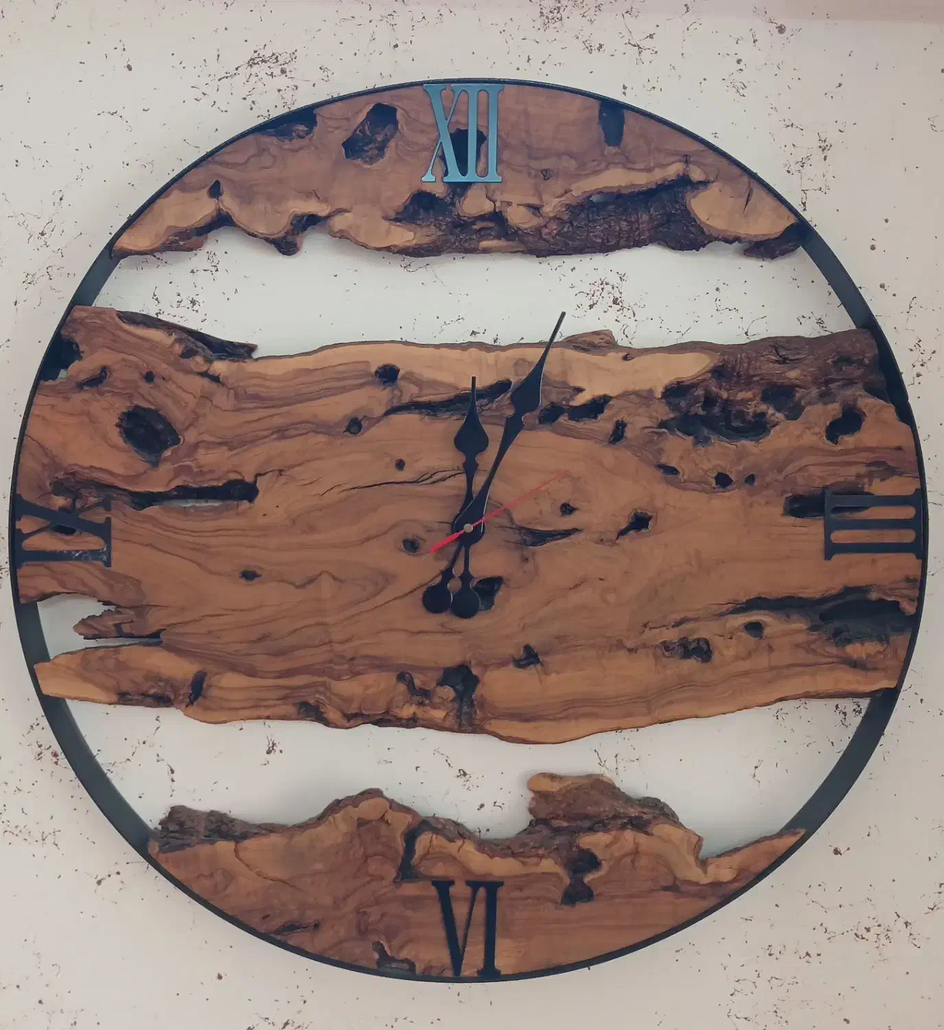 ساعت چوبی گردو|ساعت دیواری و تزئینی|اصفهان, سروستان|دیوار