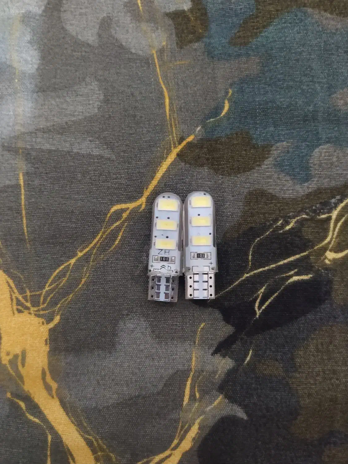 تعدادی لامپ سکن|لامپ و چراغ|زابل, |دیوار