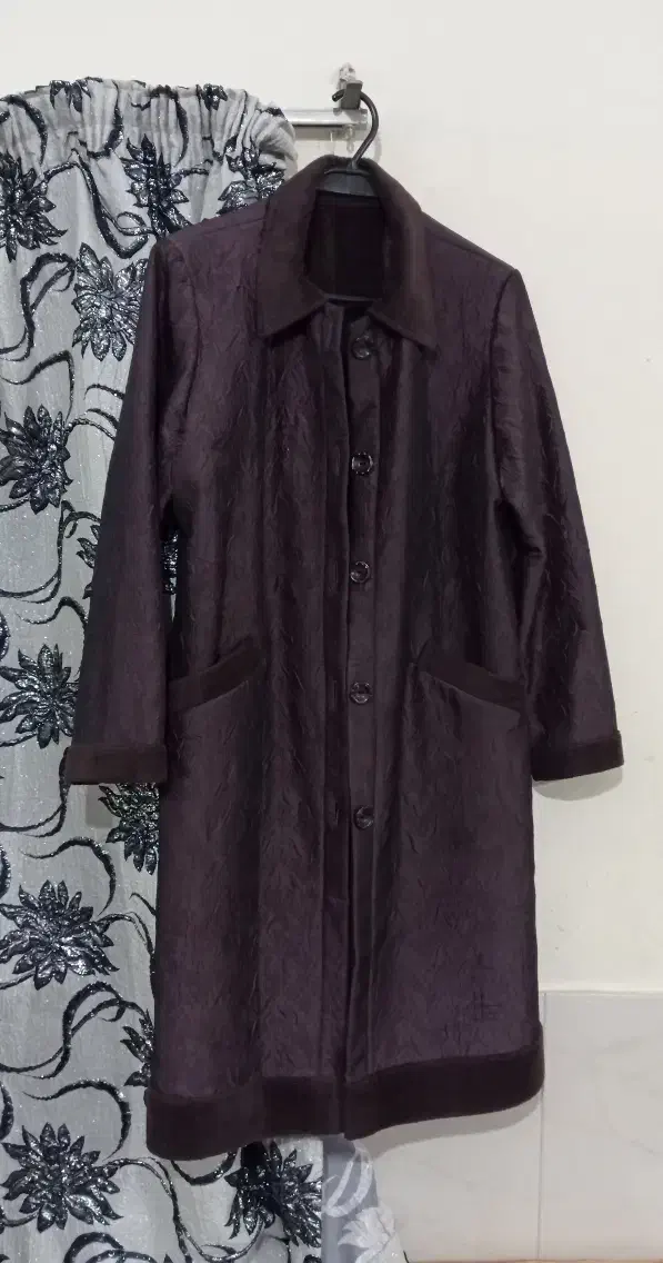 دو عدد پالتو نو|لباس|گرگان, |دیوار