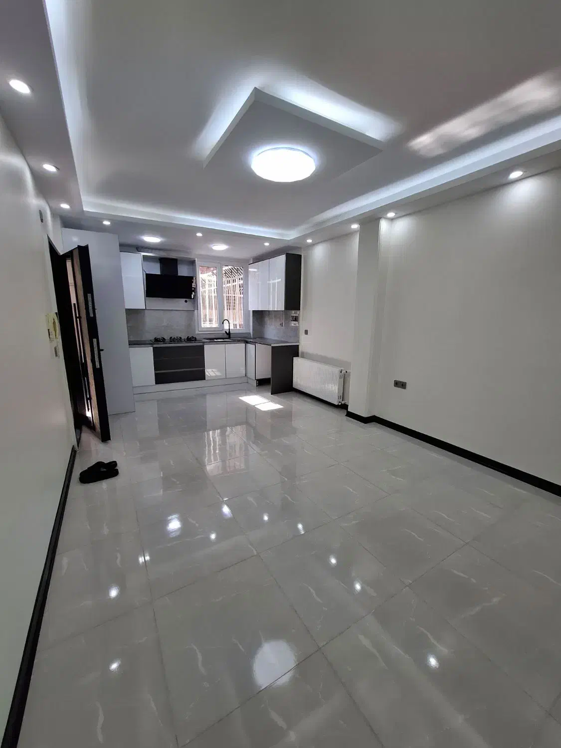 آپارتمان۴۰متری تکخواب خیابان آزادی ۱۲متر پاسیو|فروش آپارتمان|تهران, طرشت|دیوار