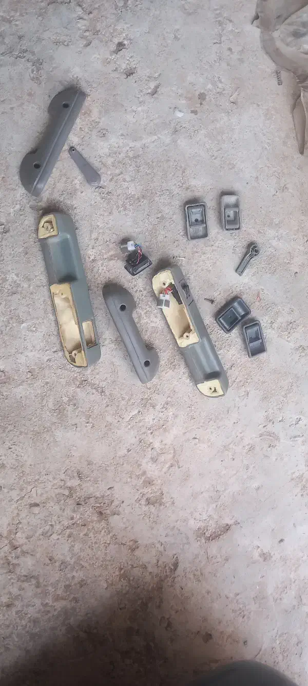 دست گیره مچی و دستگیره وکلید شیشه بالا بر پراید|قطعات یدکی و لوازم جانبی|اسفراین, |دیوار