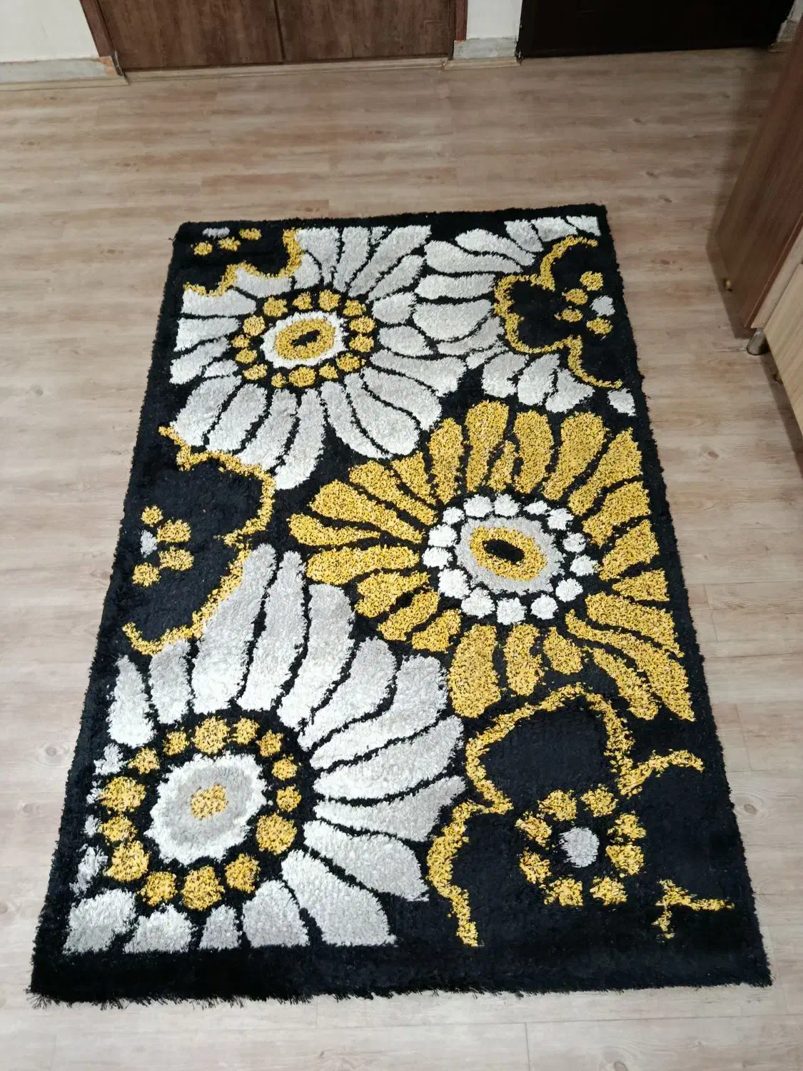 قالیچه ۴ متری ترک پرز بلند|فرش|رشت, علی آباد|دیوار