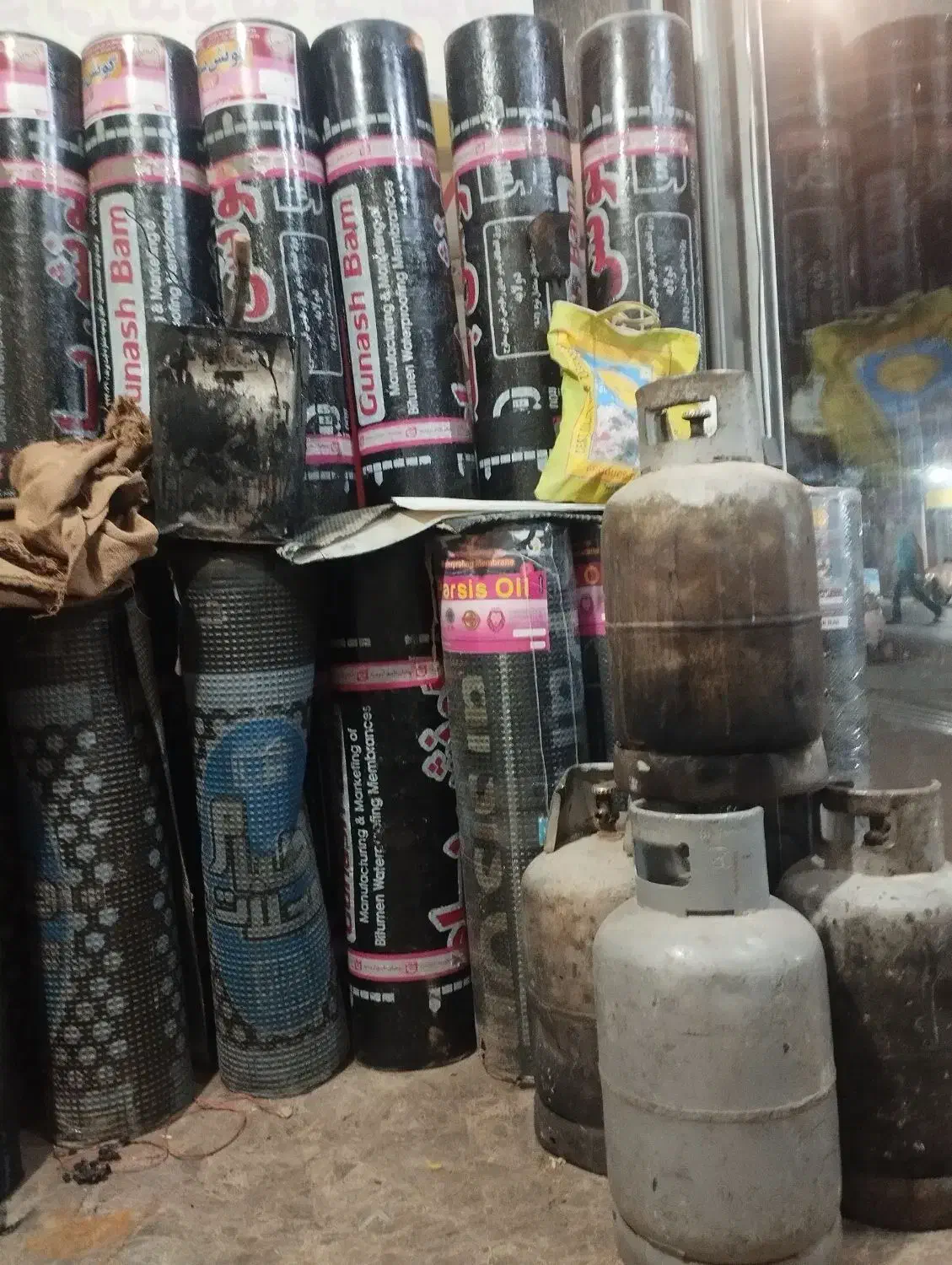 نصب ایزوگام و قیرگونی|خدمات پیشه و مهارت|قم, چهل درخت|دیوار