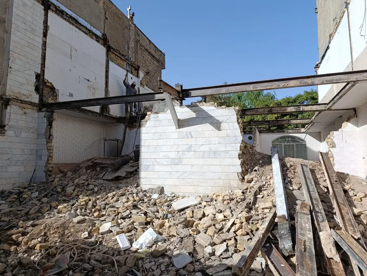 تخریب ساختمان خاکبرداری و خرید انواع ضایعات|خدمات پیشه و مهارت|قزوین, |دیوار