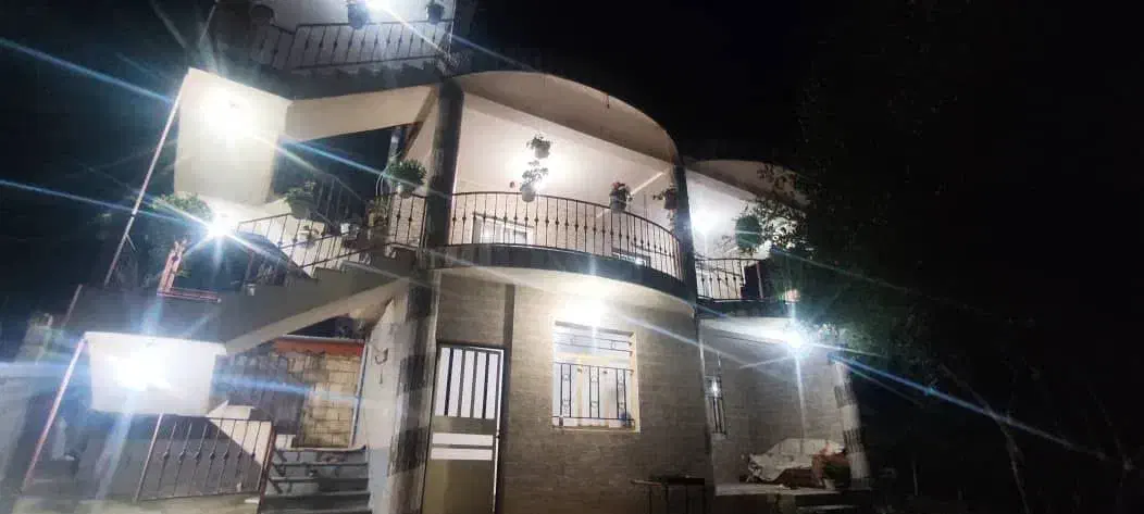 در محیطی دنج وآرام|اجارهٔ کوتاه‌مدت ویلا و باغ|رودبار, |دیوار