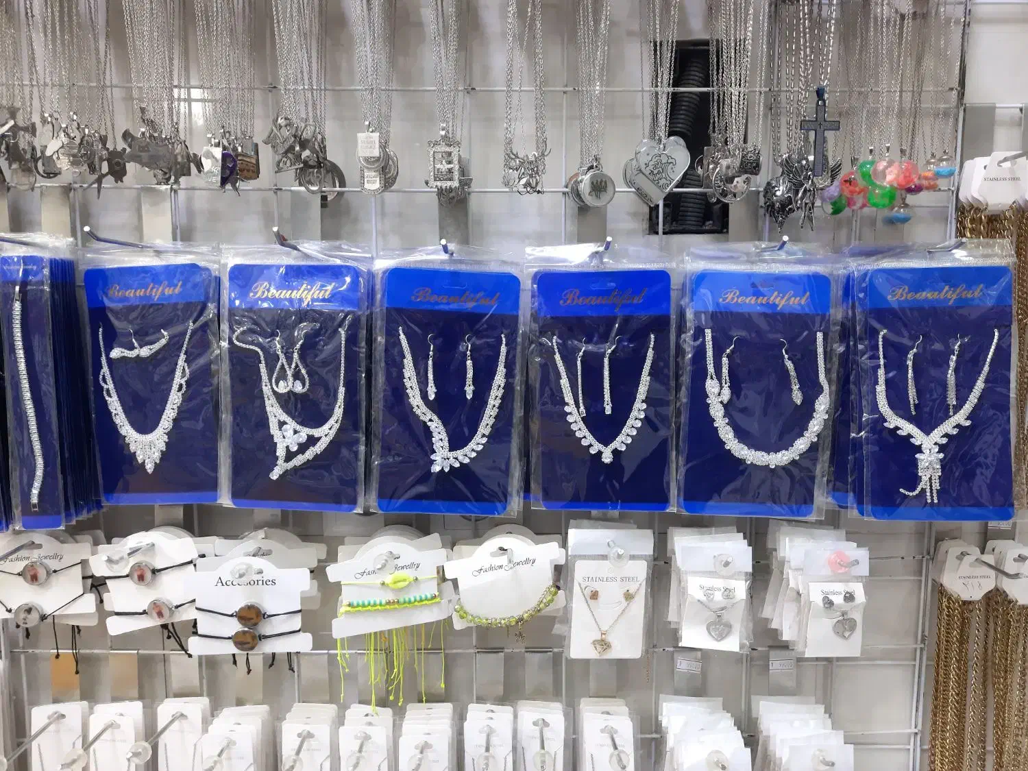 نیم ست مجلسی نگین دار در طرح های مختلف بدلیجات|بدلیجات|قم, ارم|دیوار