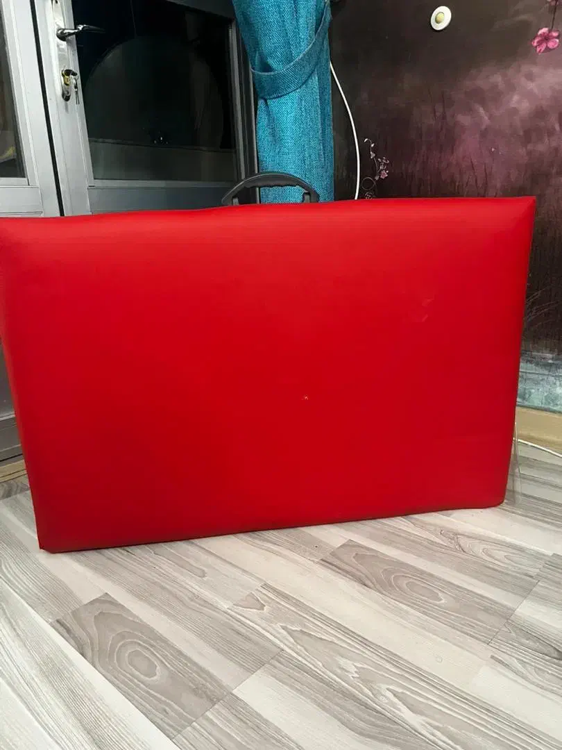 تخت|آرایشگاه و سالن‌های زیبایی|جلفا, |دیوار