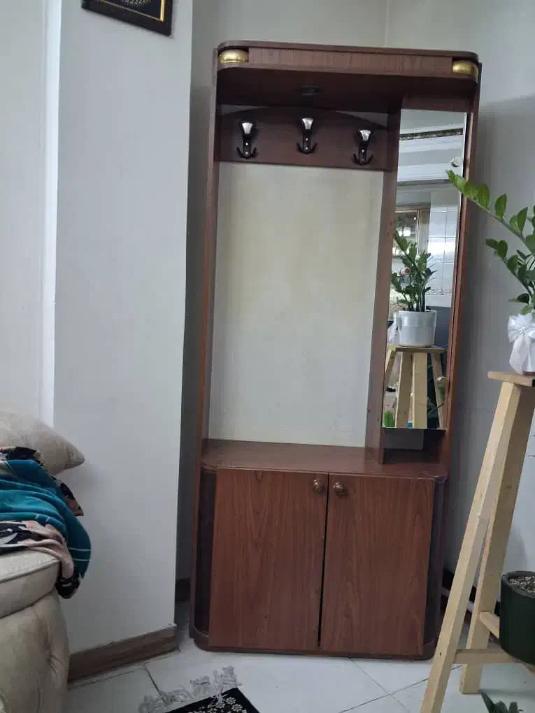 جاکفشی|جاکفشی، کمد، دراور|قدس, شهر‌قدس|دیوار