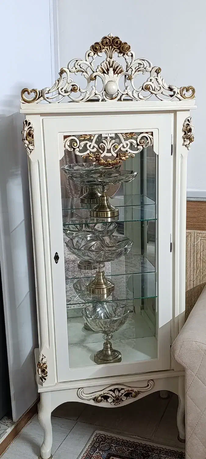 ویترین  خونه درحد نو تازه خریدم نداشتن جا|بوفه، ویترین، کنسول|قم, حکمت شمالی|دیوار