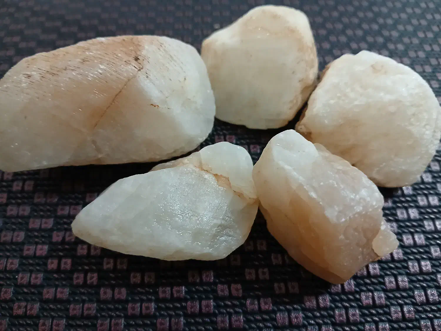 سنگ کوارتز وراف|کلکسیون اشیاء عتیقه|رودهن, |دیوار