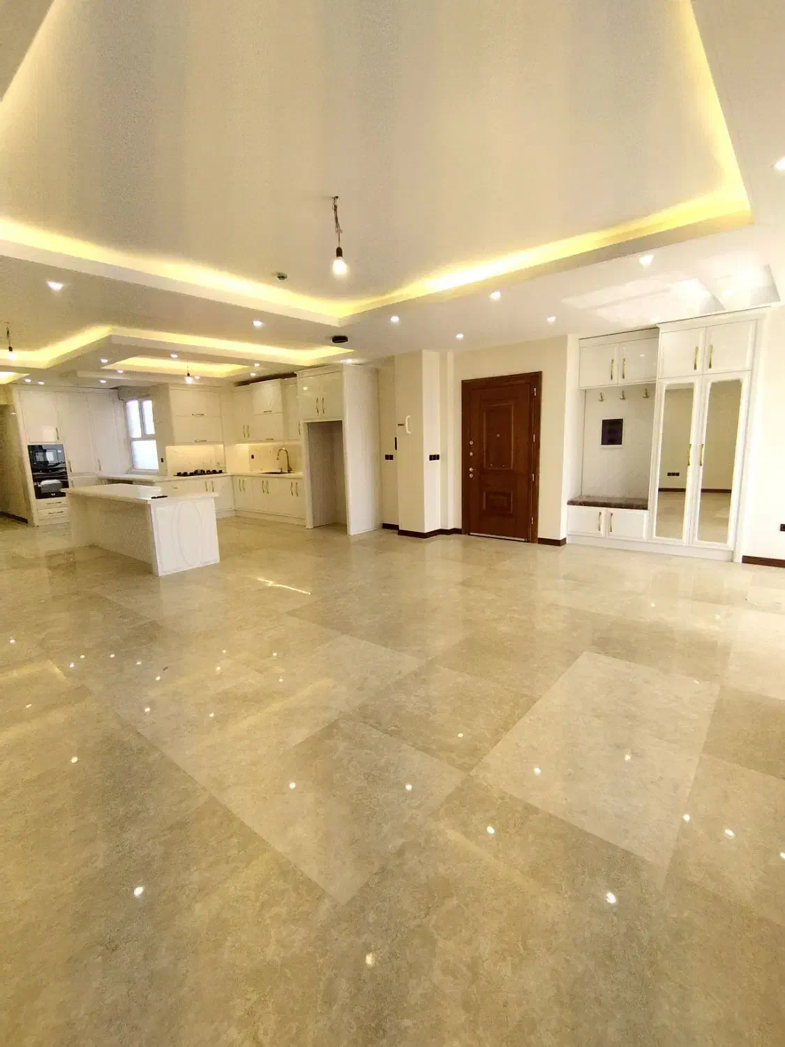 ۱۳۰ متر/۲خواب/۲پارکینگ