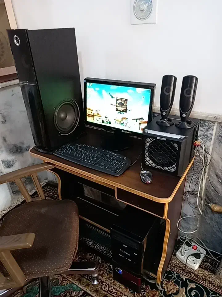 کیس کامپیوتر ومانیتور کامل معاوضه با گوشی|رایانه رومیزی|مشهد, شهید معقول|دیوار