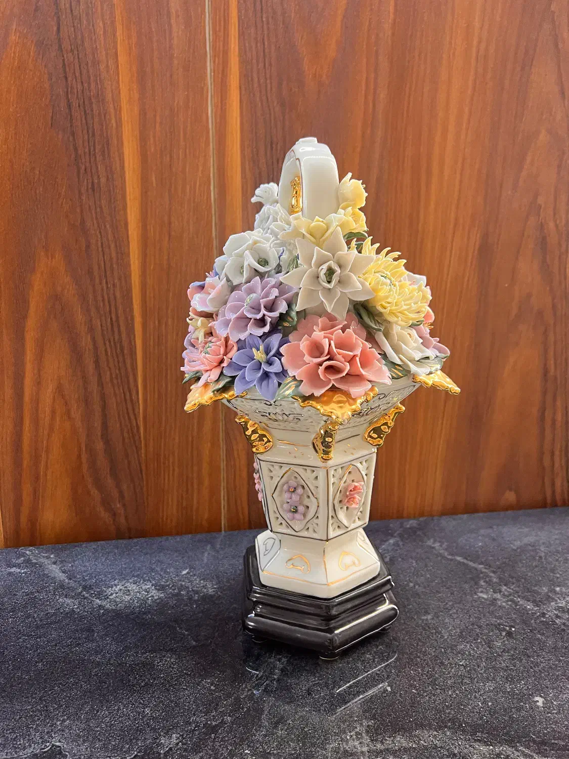 گلدان گل چینی|مجسمه، تندیس، ماکت|تهران, فرمانیه|دیوار