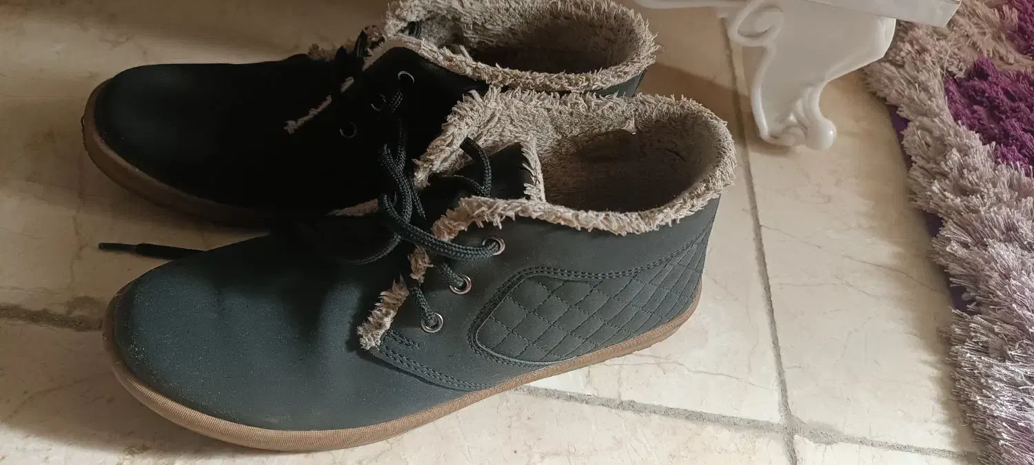 بوت خارجی سبک و شیک  سایز ۳۸ فقط یک سوم قیمت|کیف، کفش، کمربند|قرچک, میرزائی شمالی|دیوار