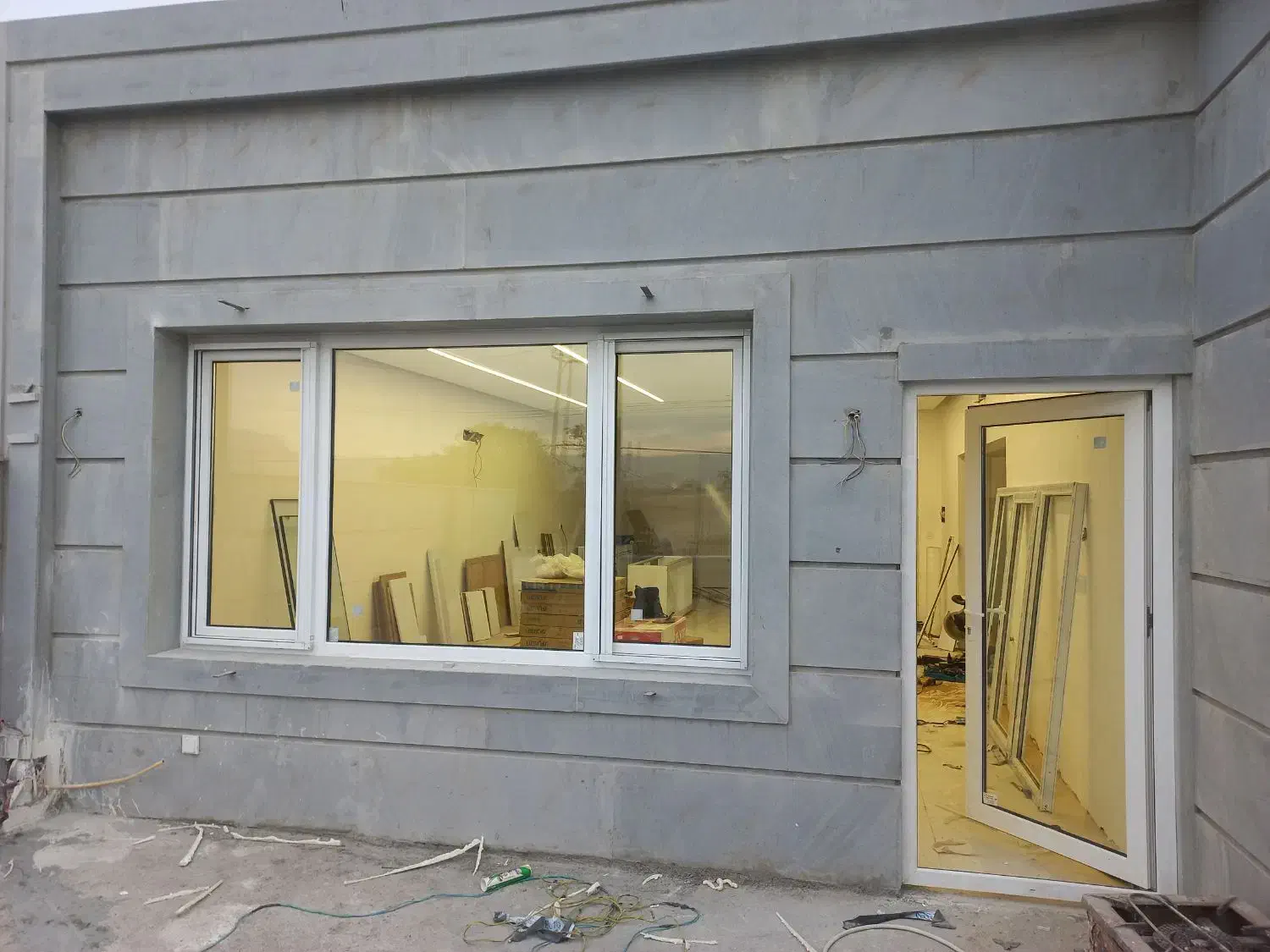 کارگر‌ساده‌جهت‌نصب‌درب‌وپنجره‌دوجداره|استخدام صنعتی، فنی، مهندسی|گلبهار, شهر جدید گلبهار|دیوار