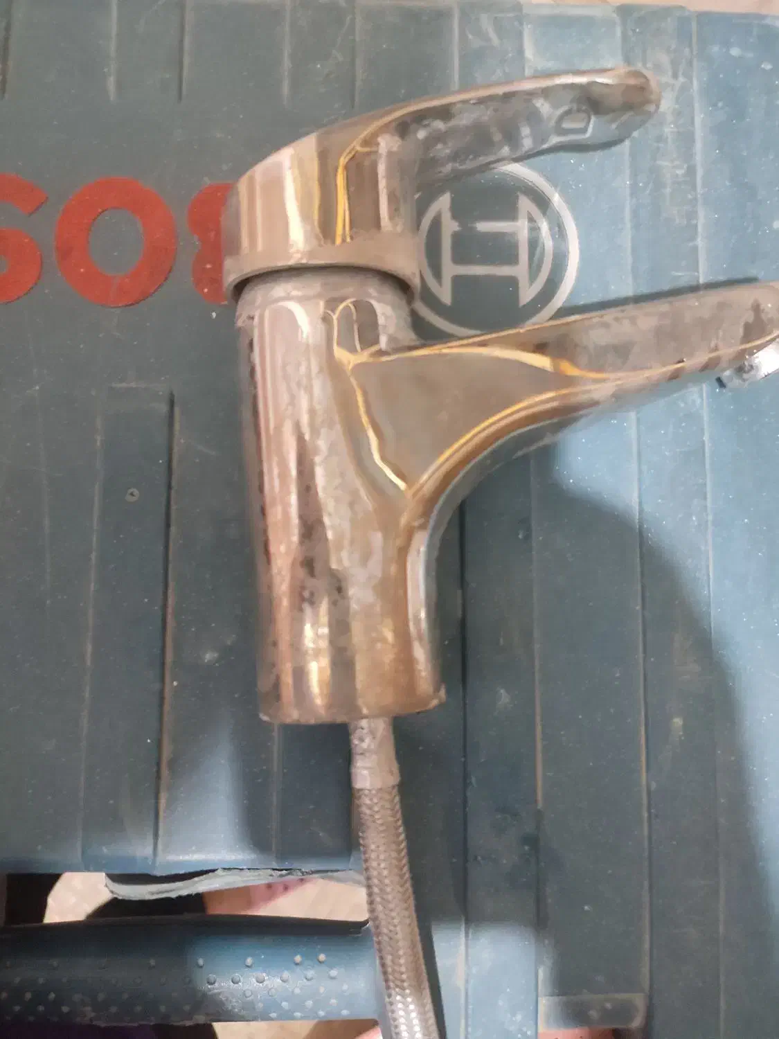 یک عدد روشوی وشیر آب|لوازم سرویس بهداشتی|خرمآباد, |دیوار