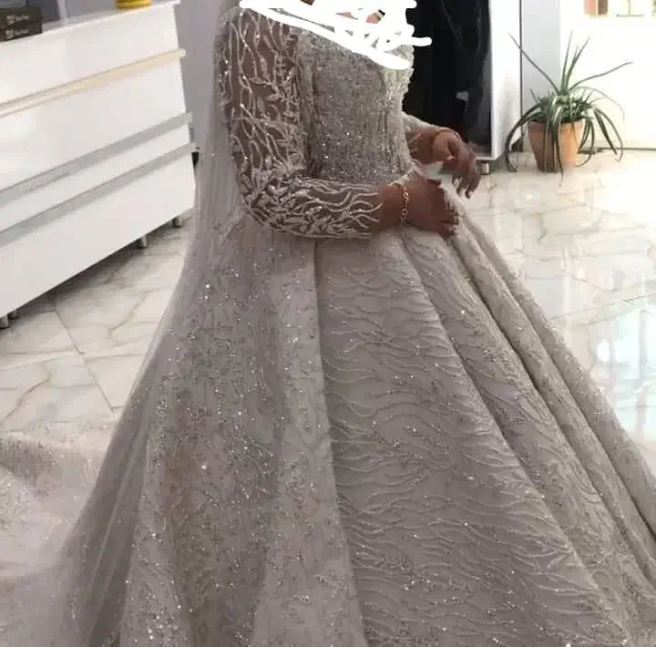 لباس عروس سالم بسیار شیک در حد نو|لباس|خرمآباد, |دیوار