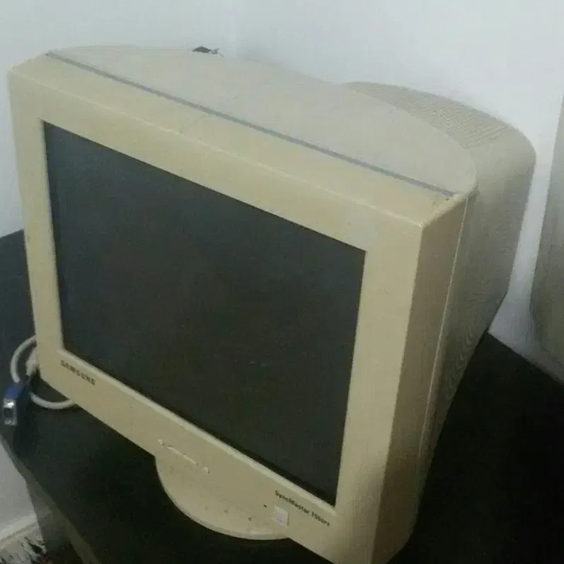 مانیتور سامسونگ|قطعات و لوازم جانبی رایانه|سنندج, |دیوار