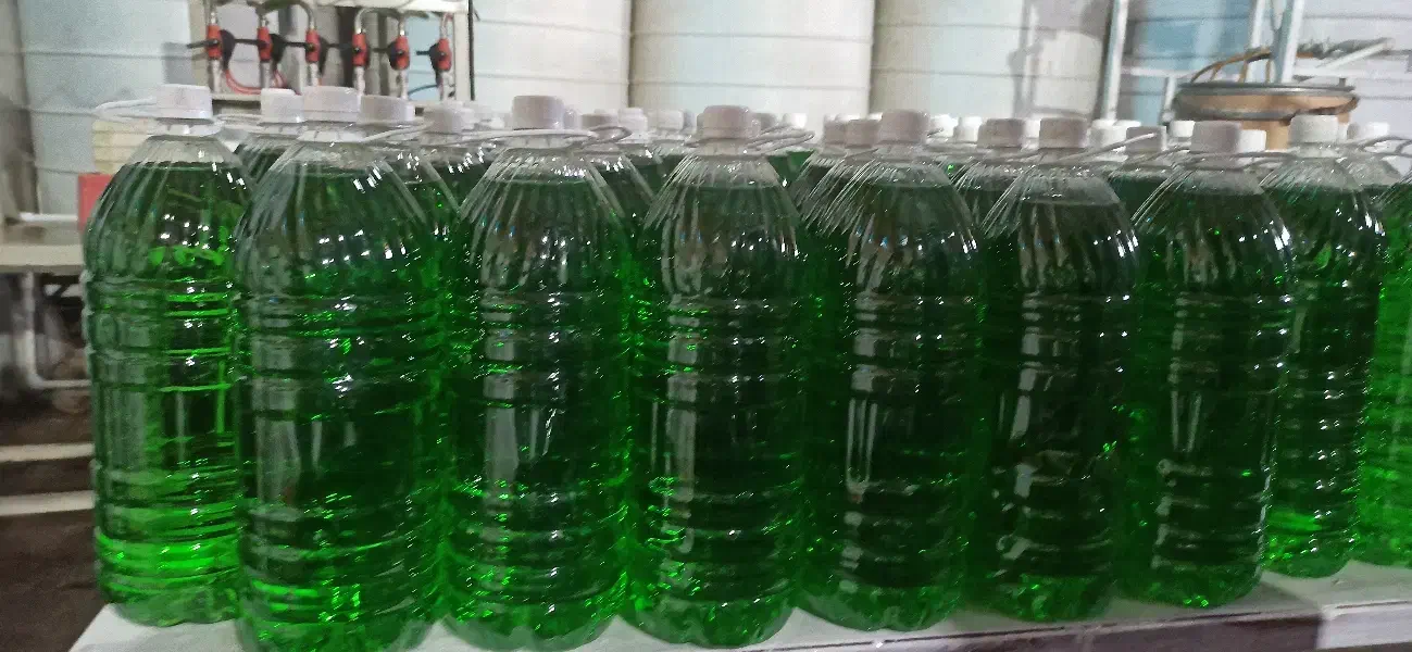 آب رادیاتور و شیشه شور|قطعات یدکی و لوازم جانبی|قم, قلعه صدری|دیوار