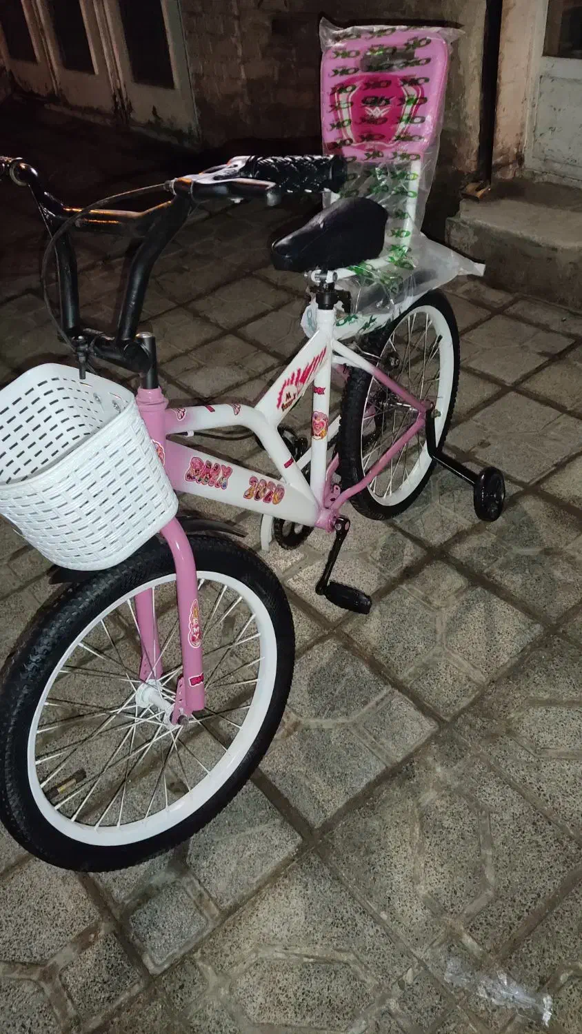 اسباب بازی بچه|اسباب‌بازی بچه|سلماس, |دیوار