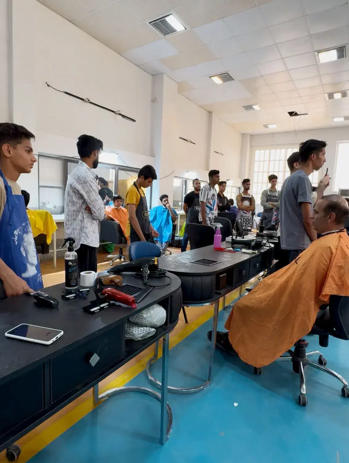 آموزش آرایشگری مردانه (آکادمی اهورا)|خدمات آموزشی|بندرعباس, |دیوار