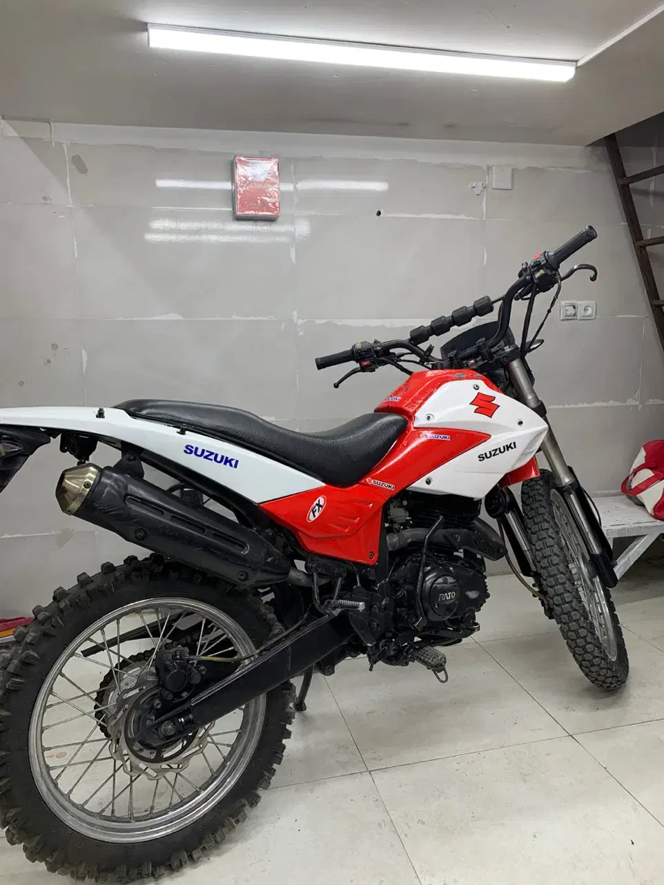 موتور|موتورسیکلت|هشتگرد, مدرس|دیوار