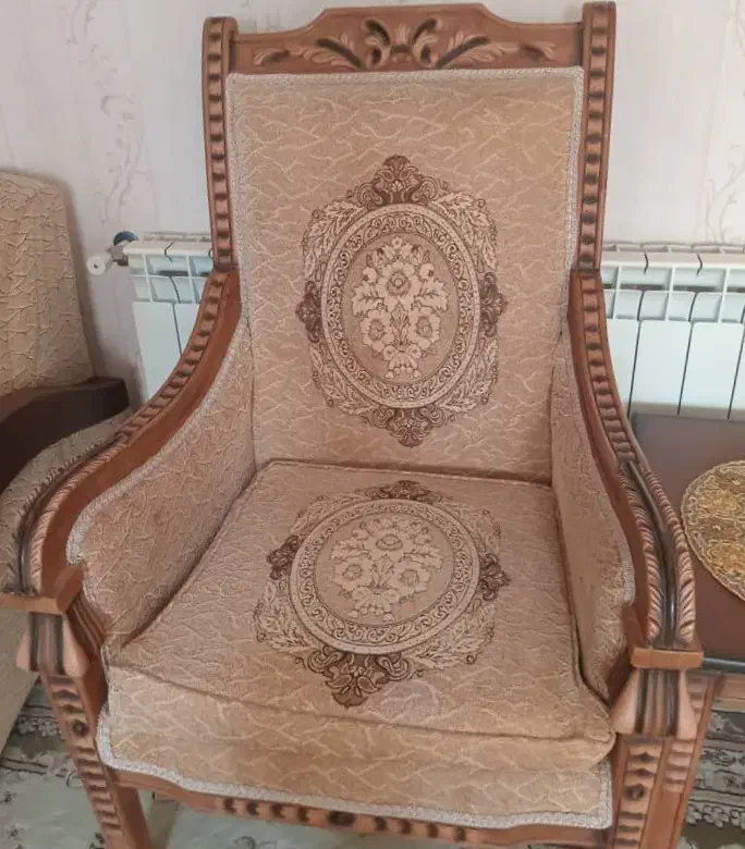 مبل سلطنتی کتیبه ای سالم چوب محکم توافقی|مبلمان خانگی و میز عسلی|اراک, |دیوار