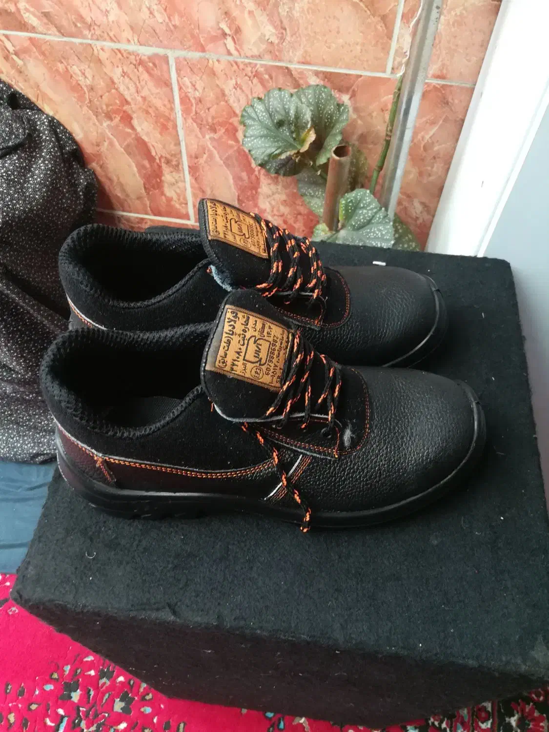 کفش کار|کیف، کفش، کمربند|گرگان, |دیوار