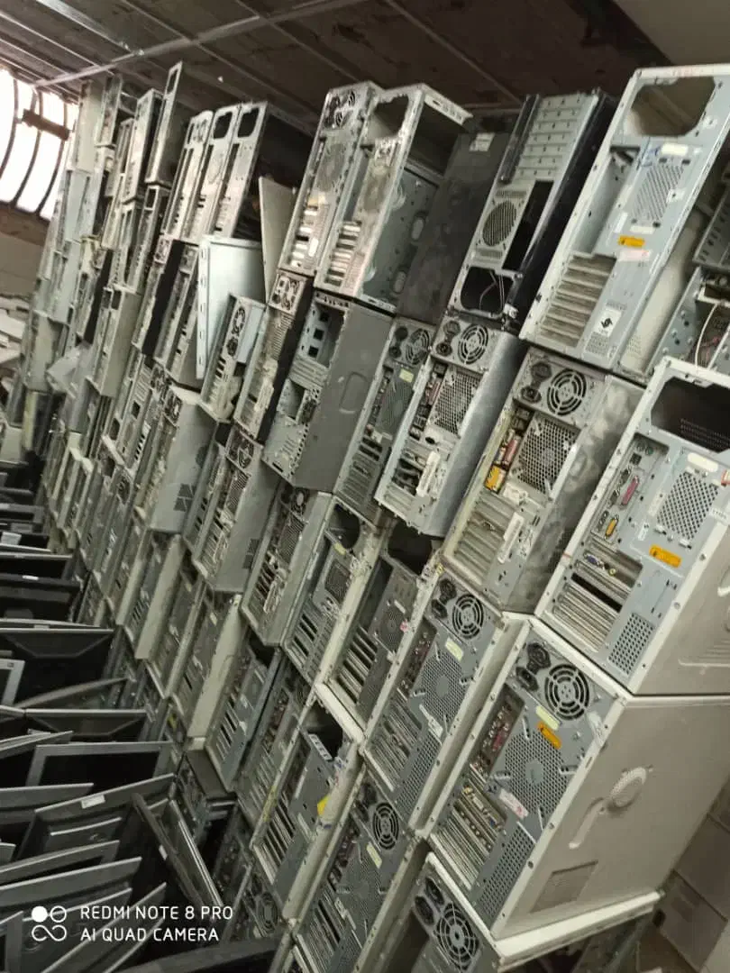 خرید و فروش کیس و مانیتور های قدیمی|رایانه رومیزی|شیراز, کوزه گری|دیوار