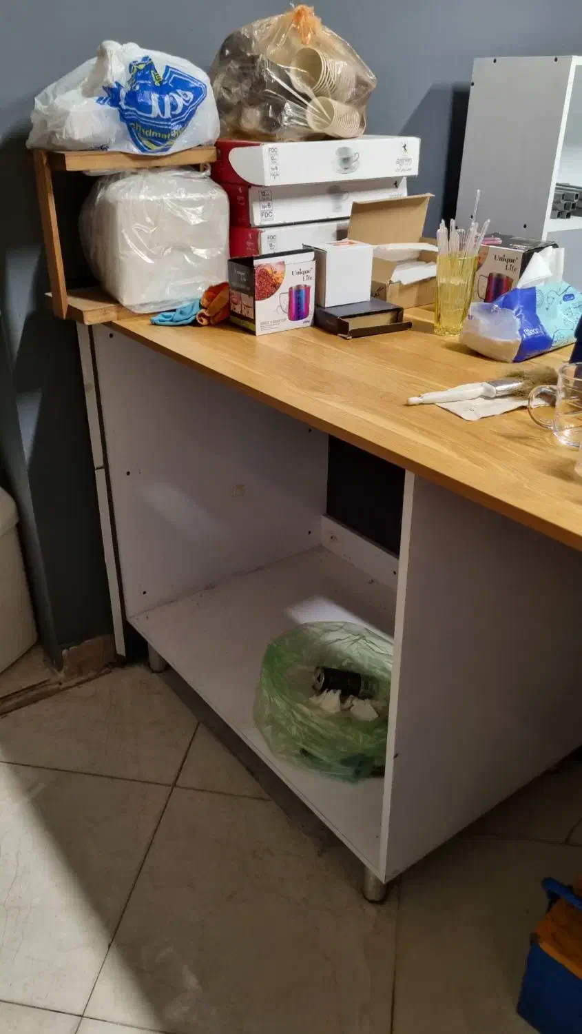 کابینت و میز دیواری با پایه فلزی|فروشگاه و مغازه|قائم‌شهر, |دیوار