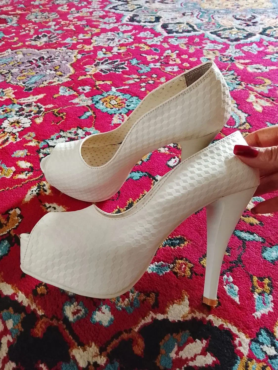 کفش پاشنه بلند کاملا نو|کیف، کفش، کمربند|یاسوج, |دیوار