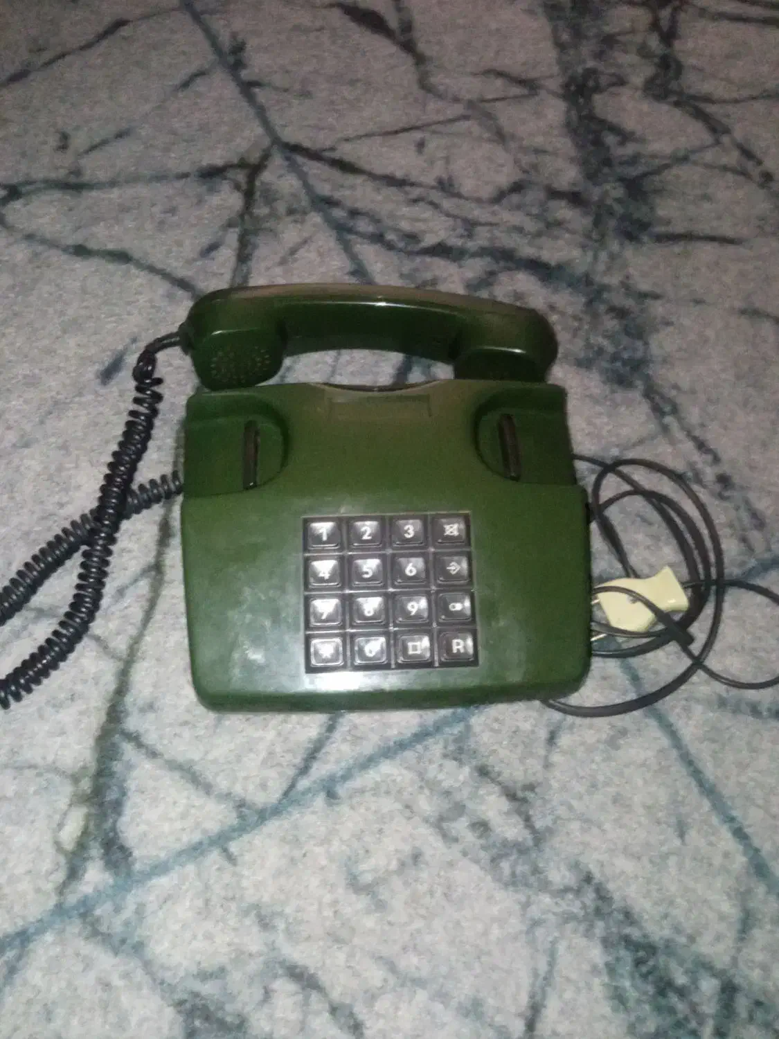 گوشی المانی|تلفن رومیزی|کاشان, کارگر|دیوار