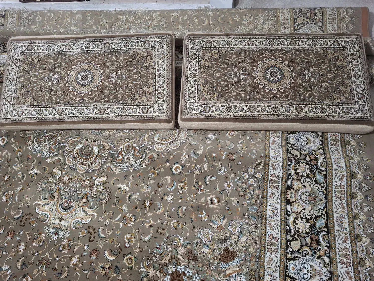 یک جفت پشتی|پشتی|کرج, خرمدشت|دیوار