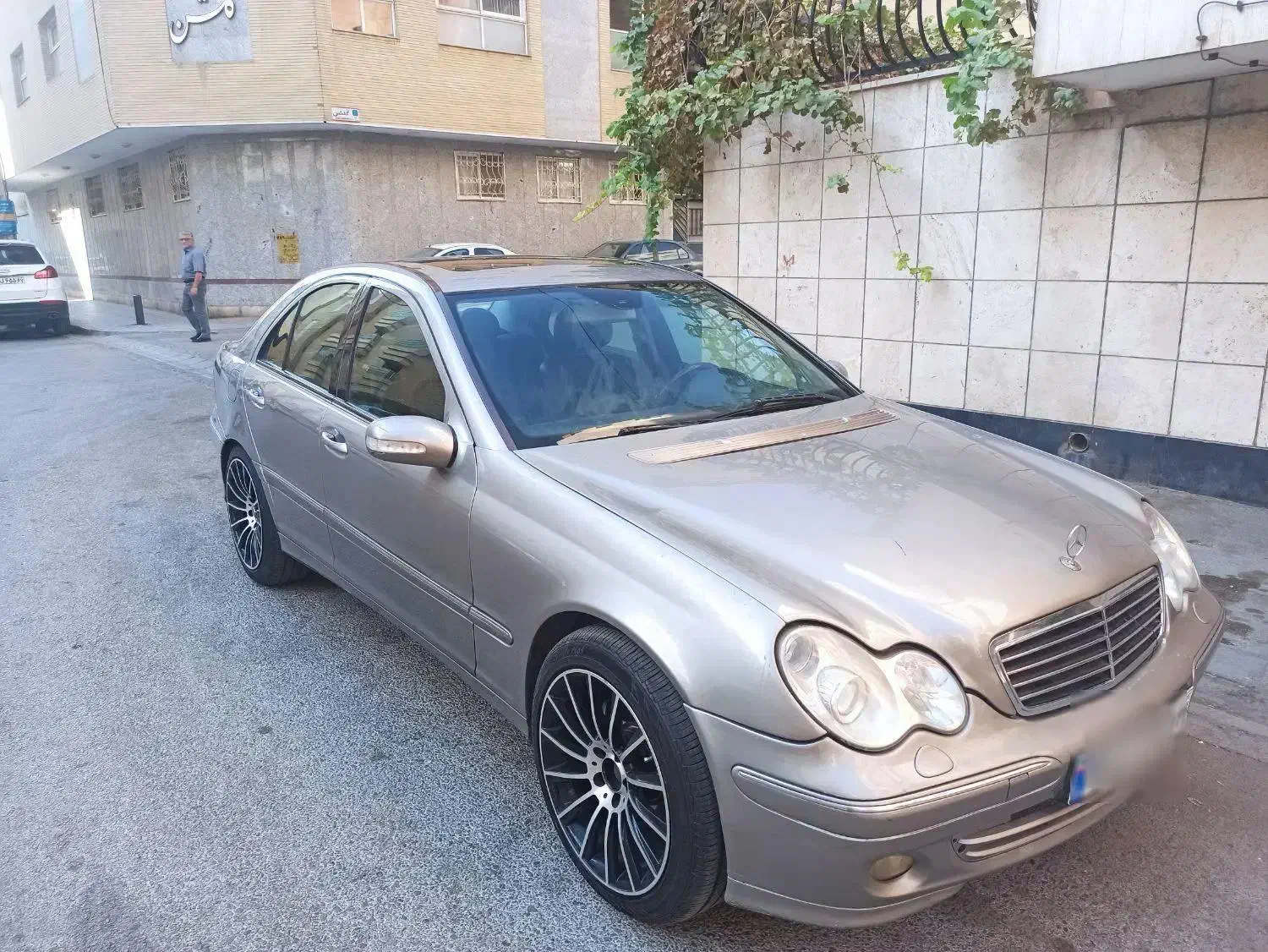 فروش بنزC230شخصی ۲۰۰۶ معاوضه با اپارتمان وخودرو|خودرو سواری و وانت|اصفهان, باغ دریاچه|دیوار