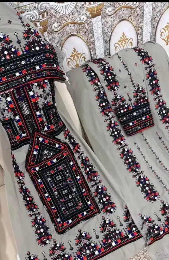 دوزنده ام|لباس|ایرانشهر, |دیوار