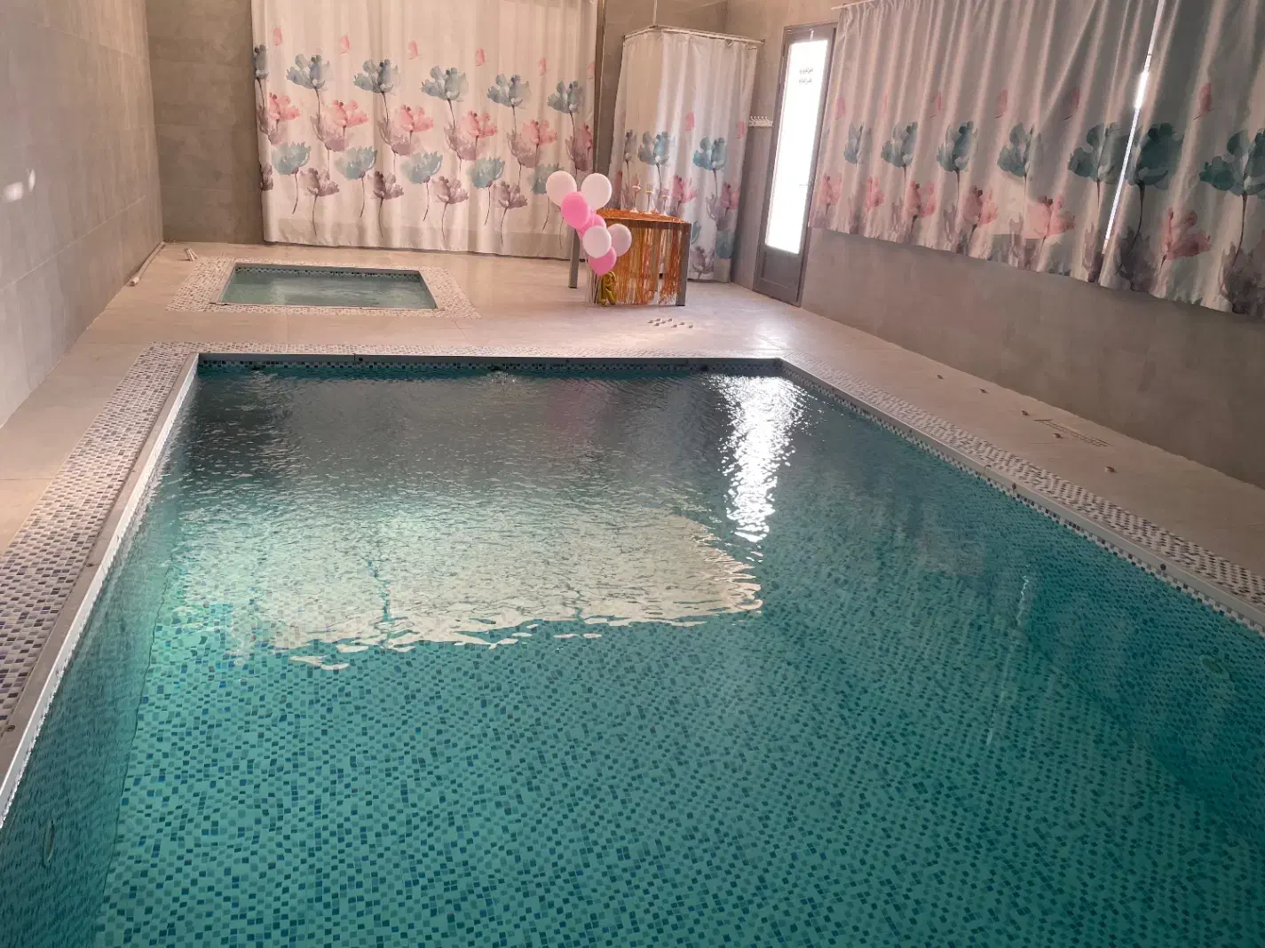 باغ اجاره ،استخر ابگرم ، جکوزی، ویلا|اجارهٔ کوتاهمدت ویلا و باغ|اصفهان, اصفهانک|دیوار