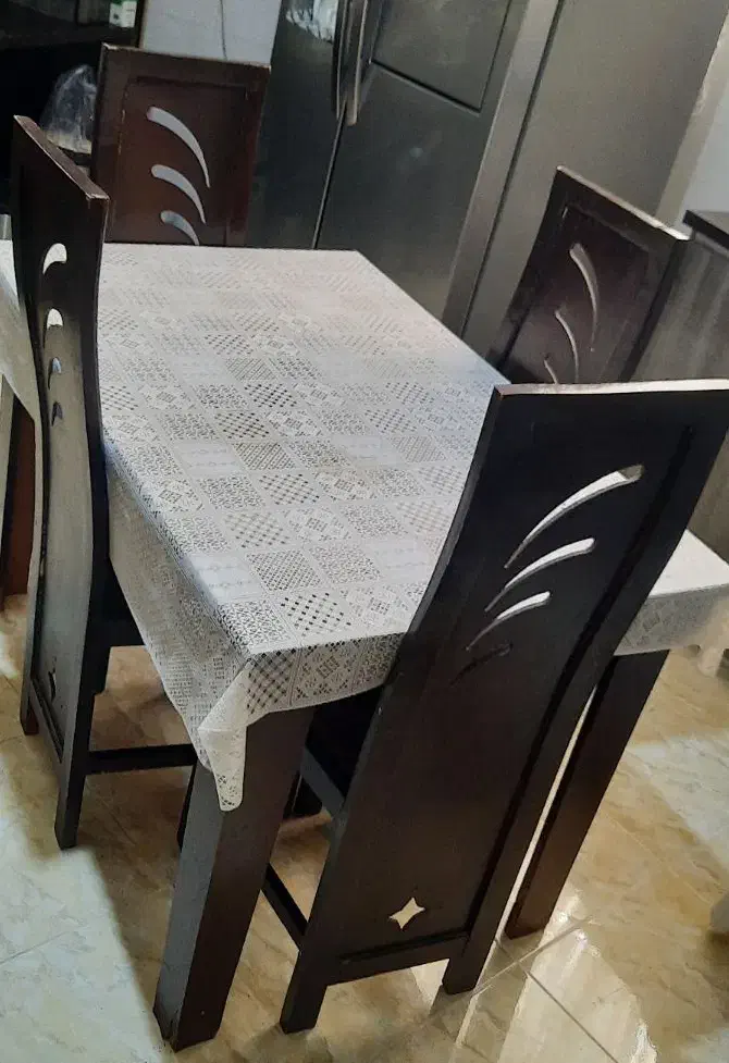 میز|میز و صندلی غذاخوری|تربتحیدریه, قائم|دیوار