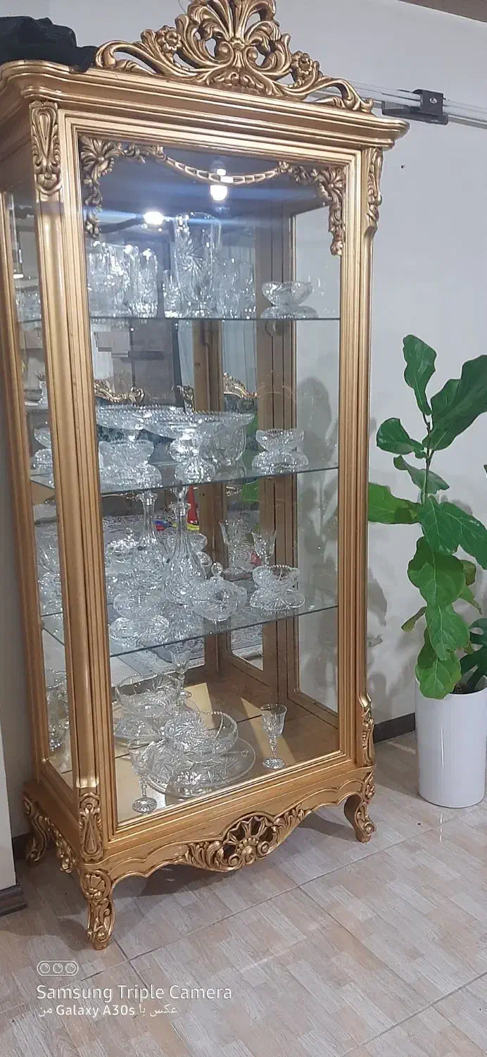 ویترین کاملا سالم چوب راش|بوفه، ویترین، کنسول|اصفهان, صدف|دیوار