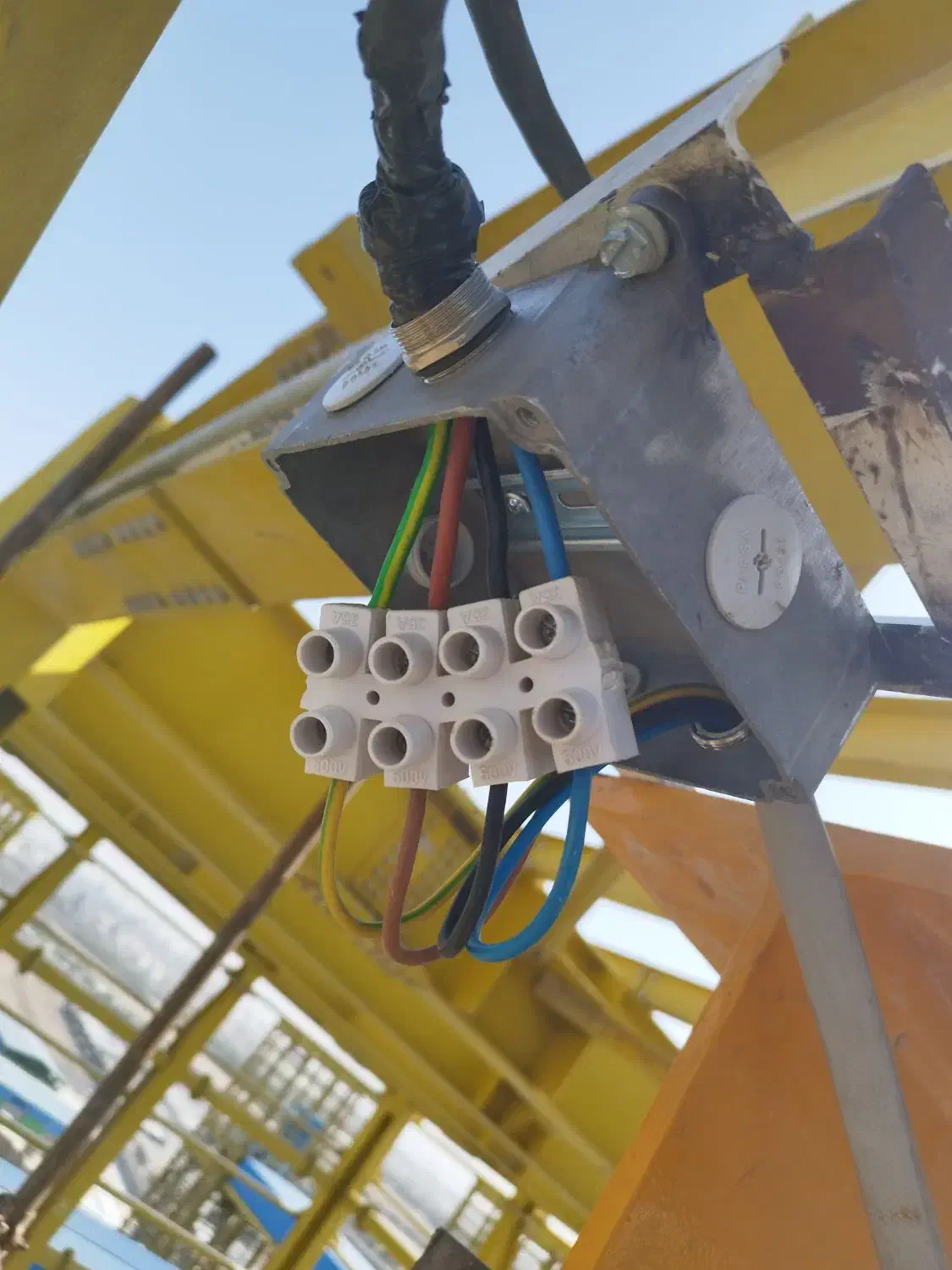 برقکار|خدمات پیشه و مهارت|بندر امام خمینی, |دیوار