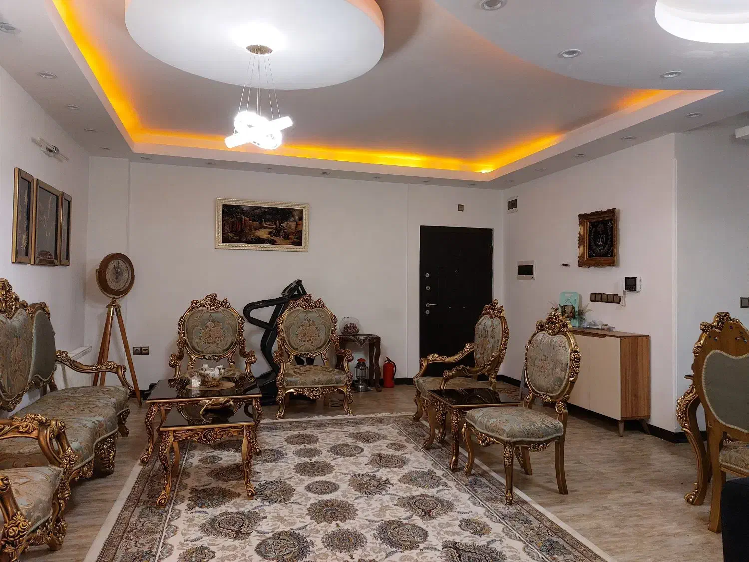 سرویس مبل و میز نهار خوری|مبلمان خانگی و میز عسلی|قم, زنبیل آباد|دیوار