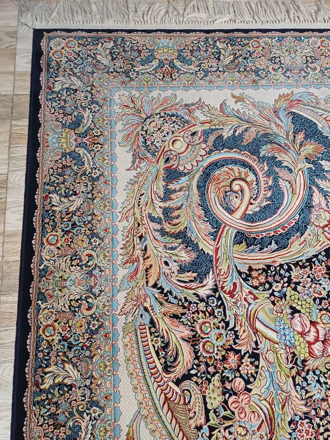 یک تخته فرش 9 متری 1200 شانه الیاف آلمان و ترک|فرش|شاهین‌شهر, برخوار غرب|دیوار