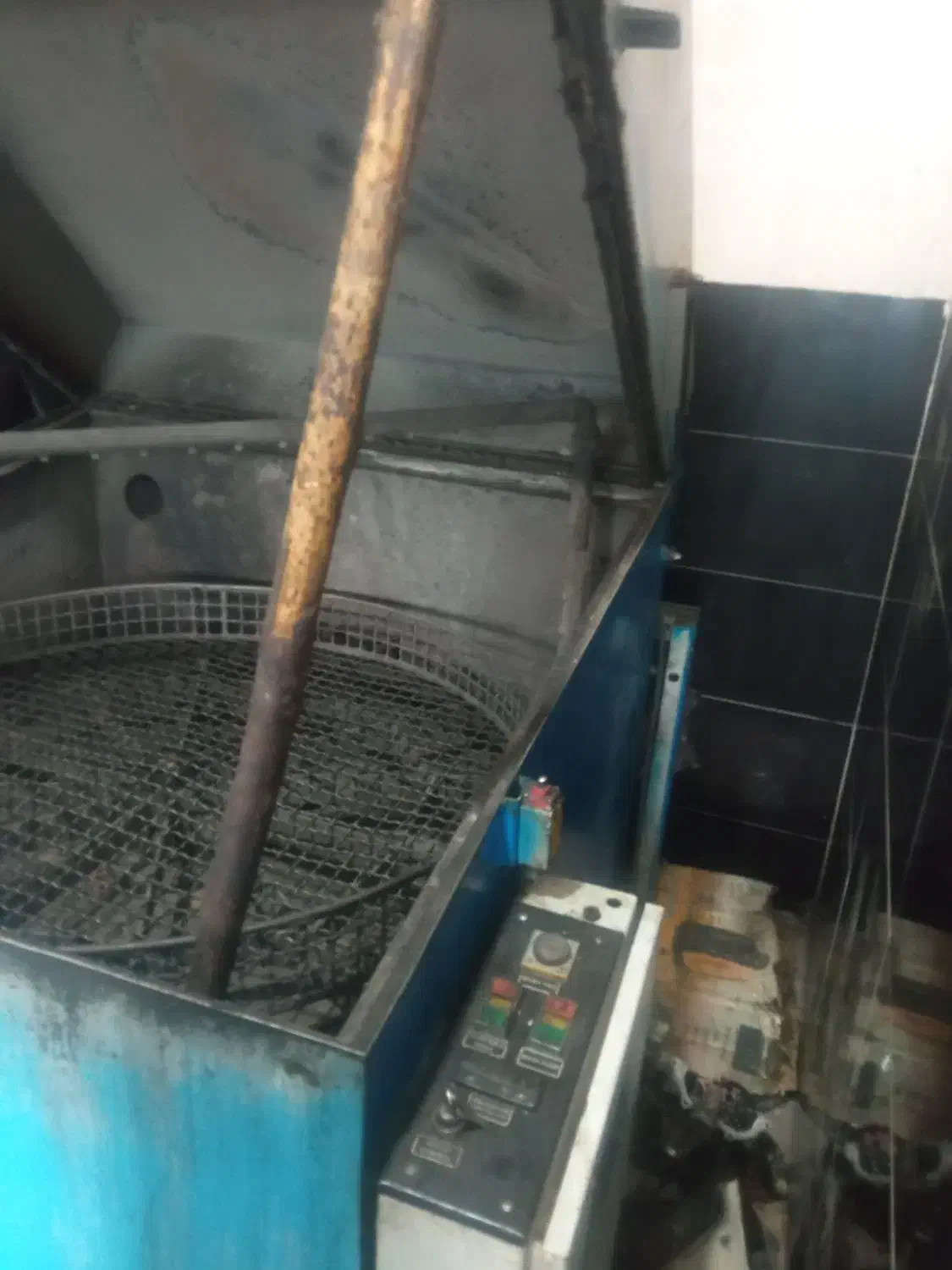 قطعه شوی ماتور|ماشین‌آلات صنعتی|سیلوانه, |دیوار