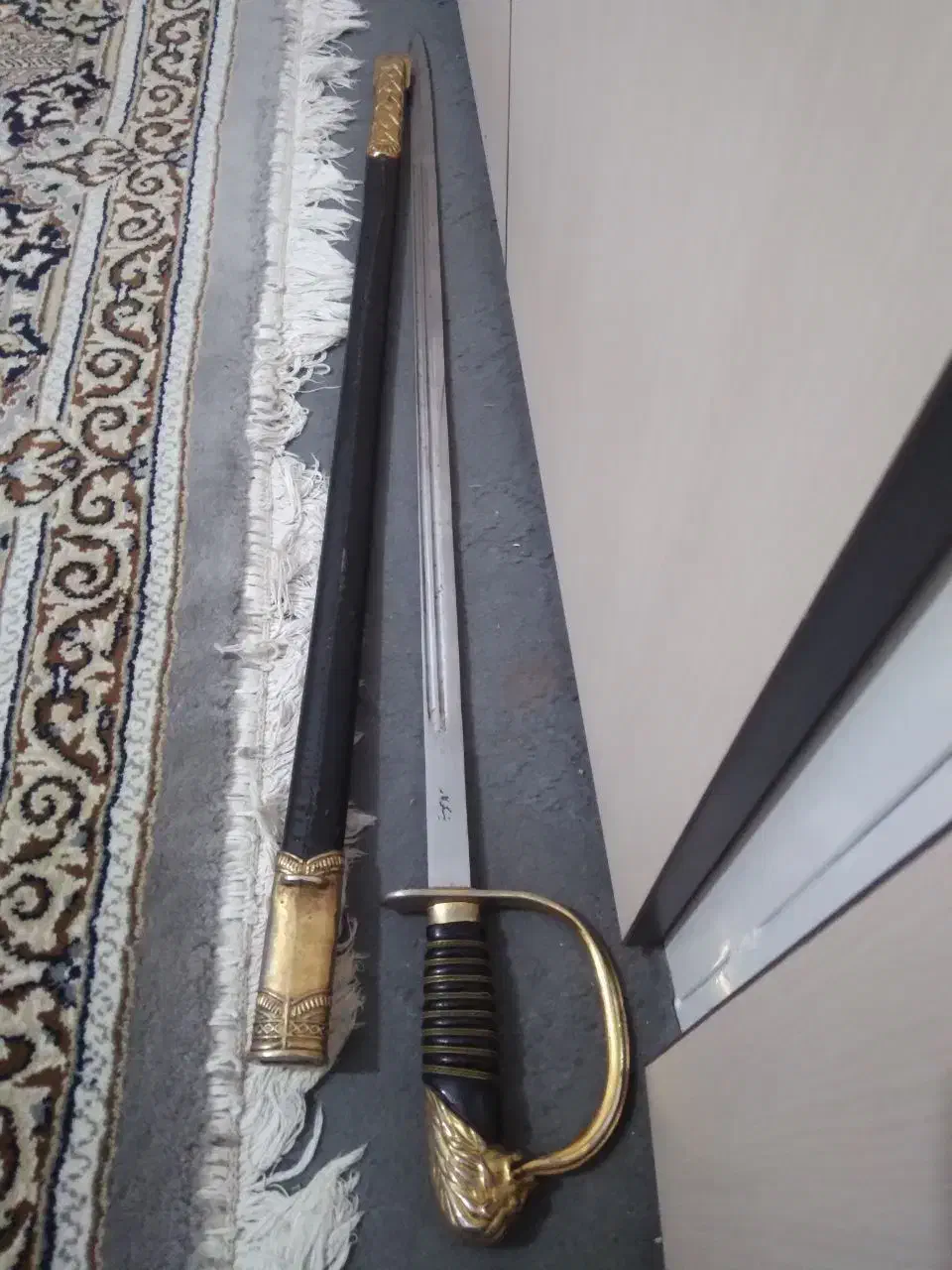 شمشیرقدیمی|کلکسیون اشیاء عتیقه|قم, شاه سید علی|دیوار