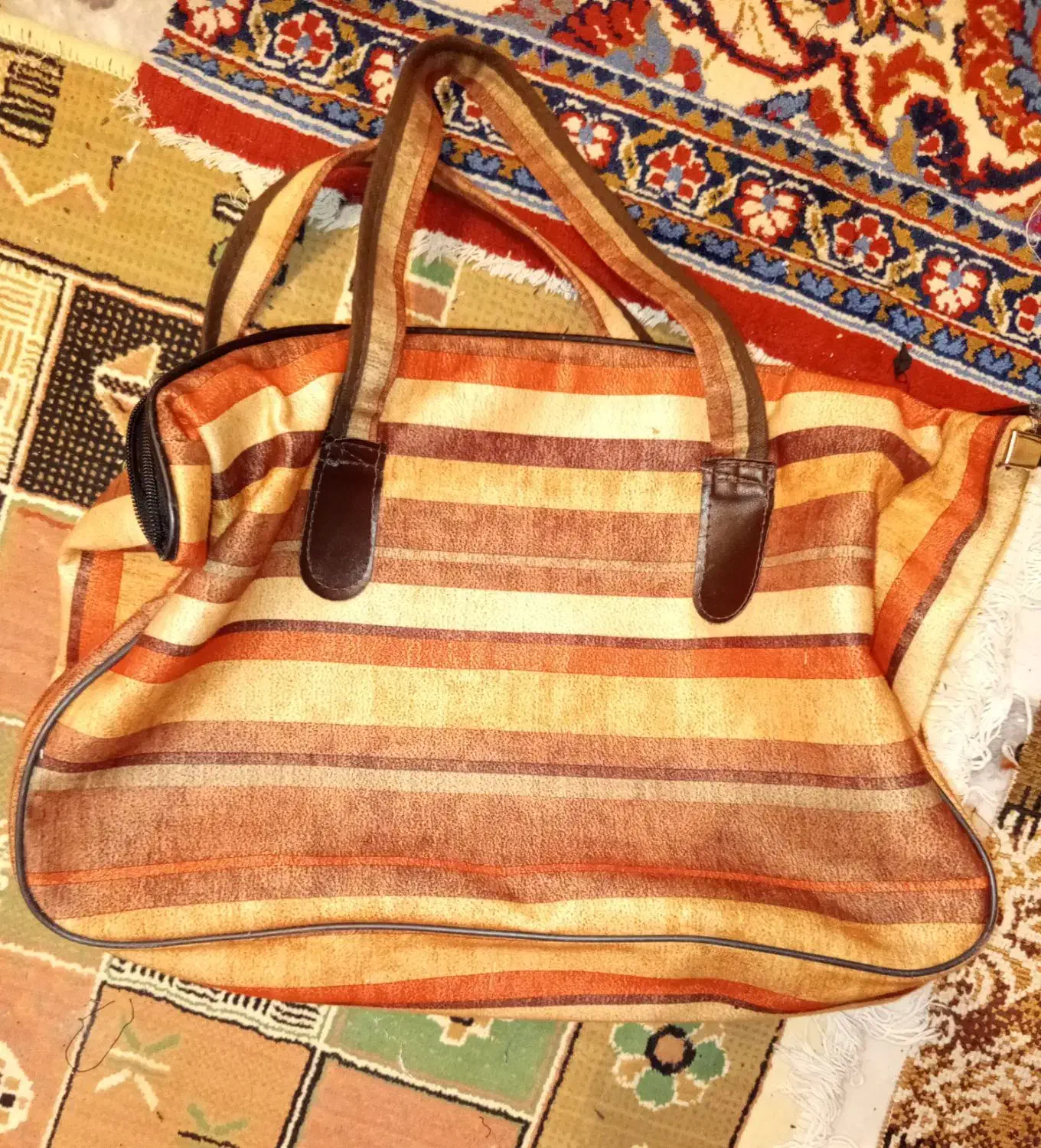 یک عدد ساک زنانه کاملا نو وتمیز|کیف، کفش، کمربند|بروجرد, |دیوار