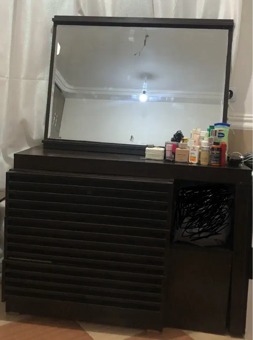 تخت خواب دو نفره سایز ۱۸۰ با پاتختی|تخت و سرویس خواب|بندرعباس, |دیوار