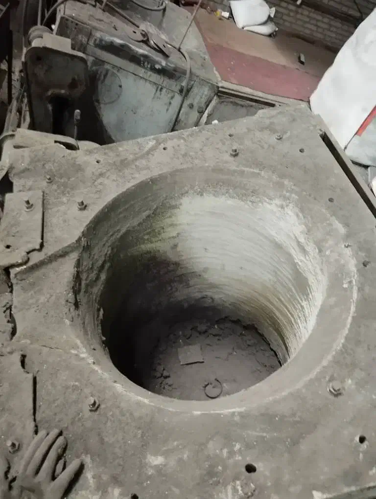 کوره القایی یک عدد بوته 500کیلویی کوره القایی|ماشینآلات صنعتی|لردگان, |دیوار