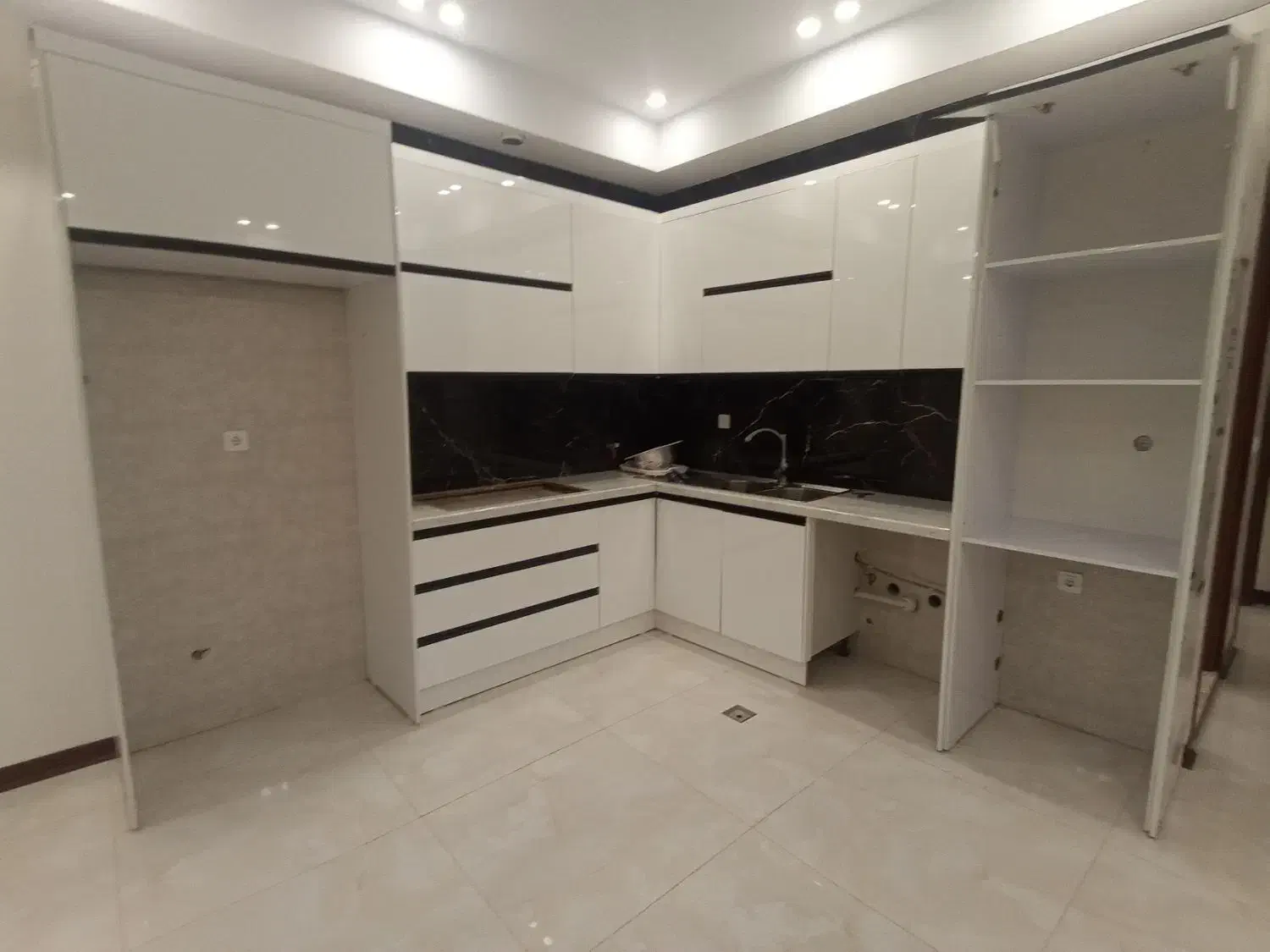 خیابان ملک تک واحدی نوساز